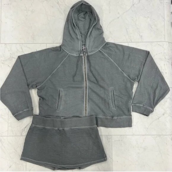 FREE PEOPLE MOVEMENT | New Flow Set Bike Shorts + Oversized Sweatshirt small - Picture 4 of 4